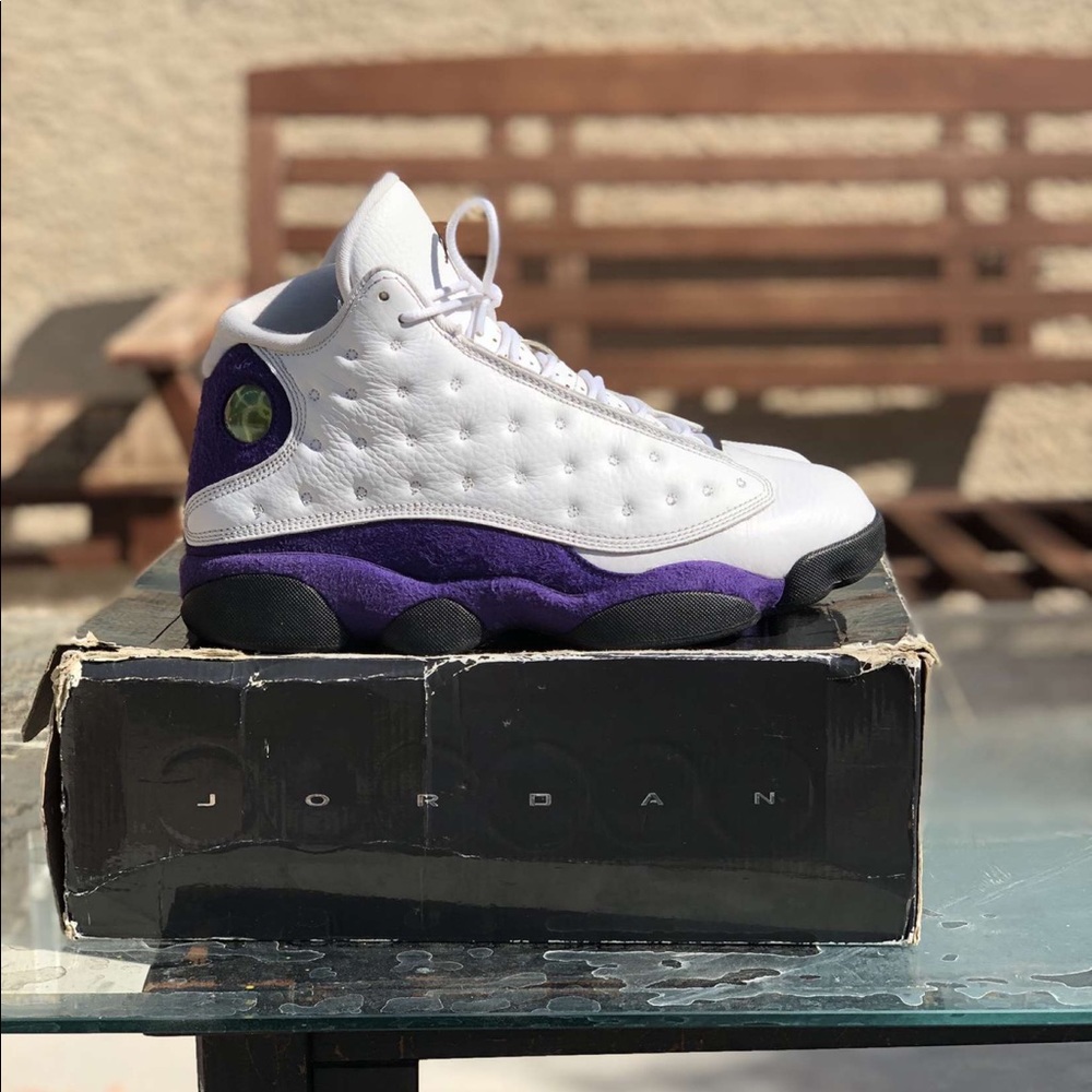 Air Jordan 13s size 9